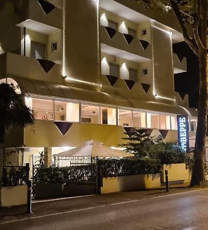 Hotel Beppe Rimini Buitenkant foto