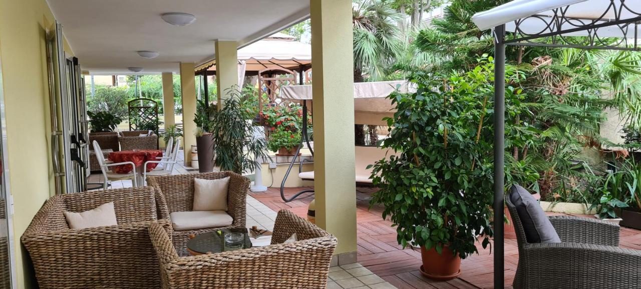 Hotel Beppe Rimini Buitenkant foto