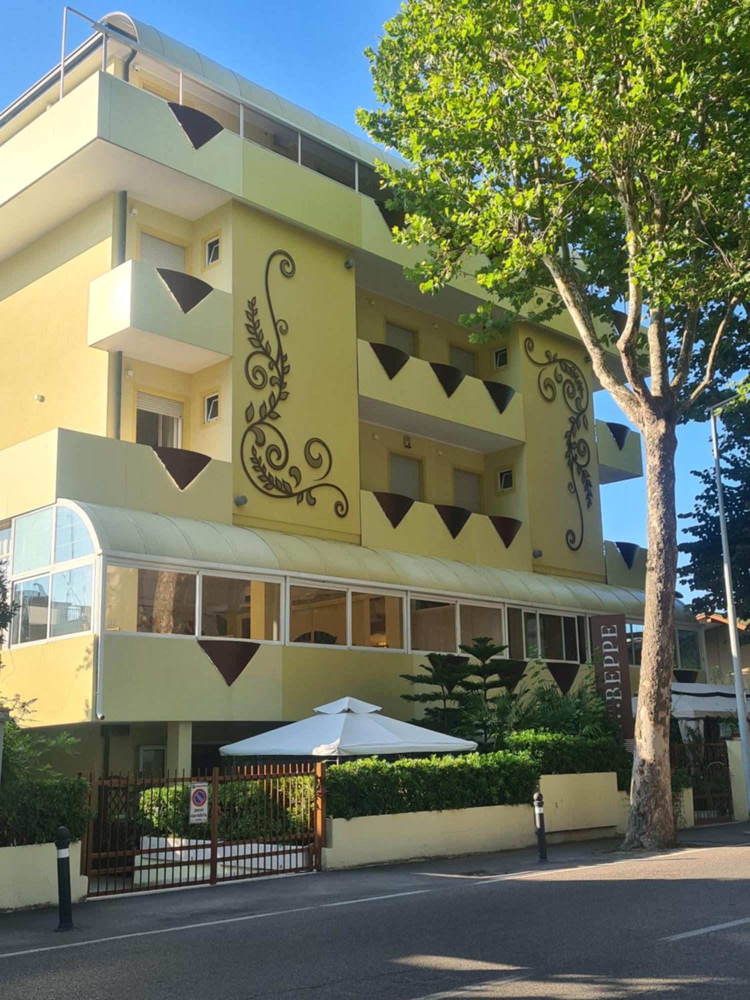 Hotel Beppe Rimini Buitenkant foto