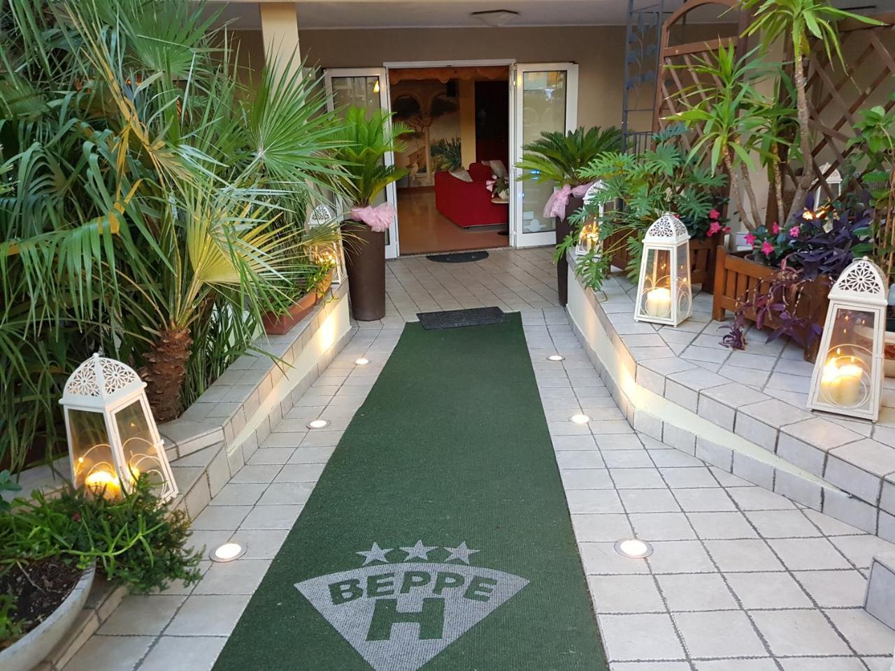 Hotel Beppe Rimini Buitenkant foto
