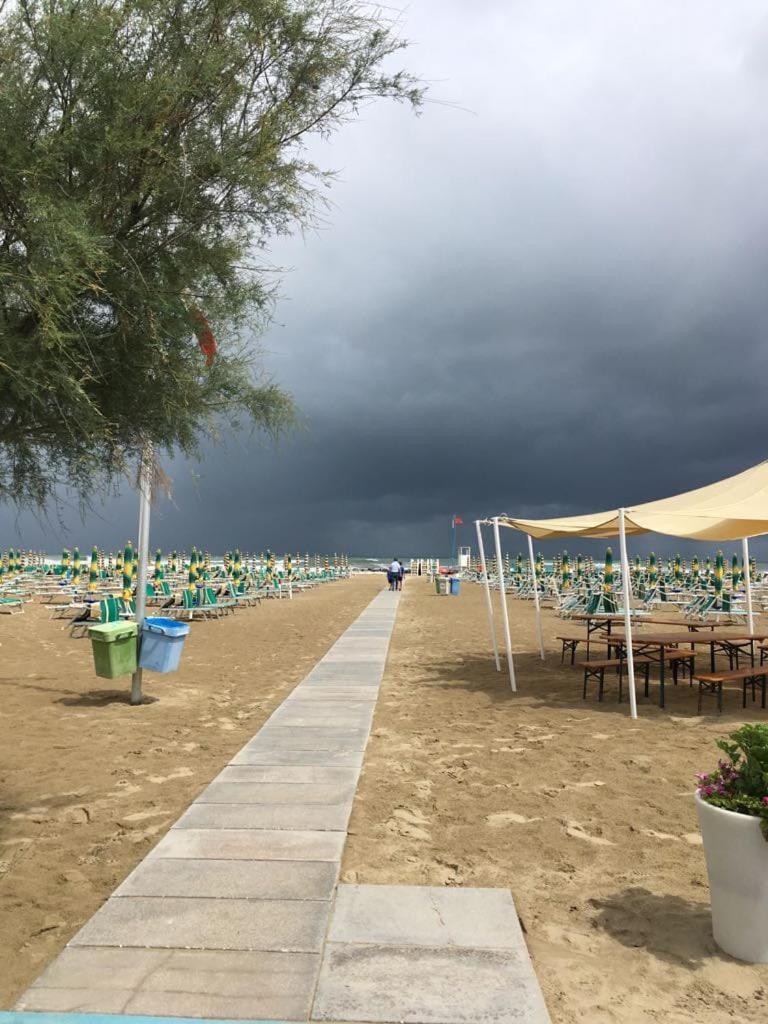 Hotel Beppe Rimini Buitenkant foto